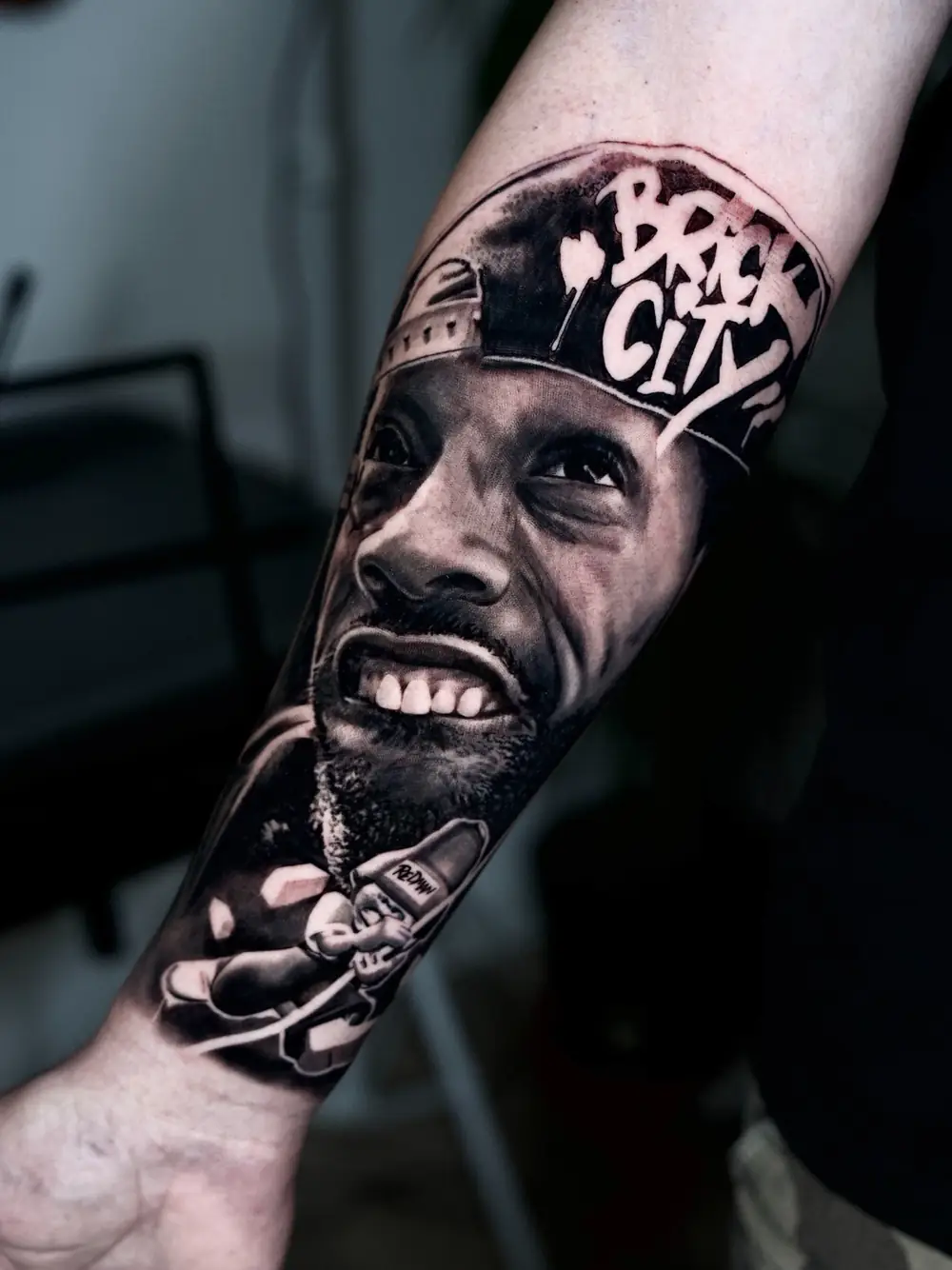 Tatouage réalisme noir et gris — galerie 11